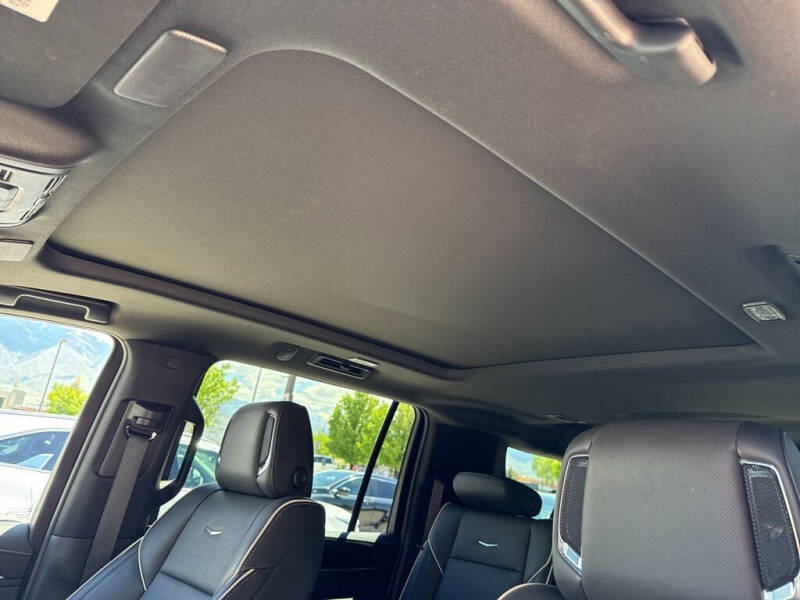 2023 Cadillac Escalade ESV Sport