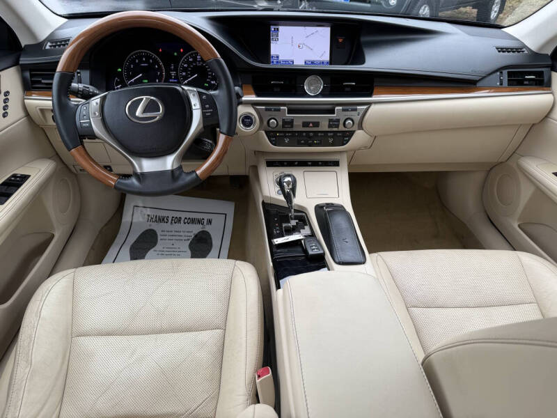 2013 Lexus ES 300h