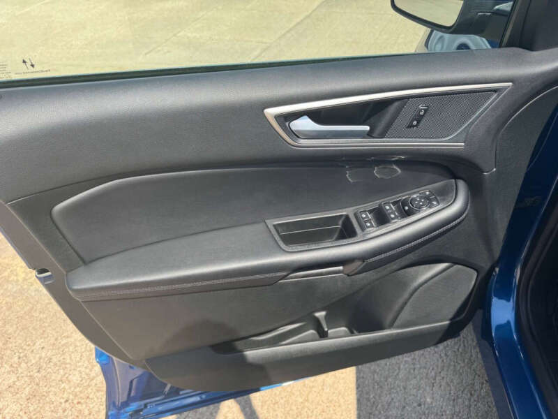 2023 Ford Edge
