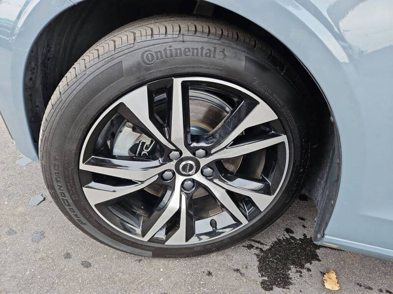 2024 Volvo S60 B5 Core Dark Theme