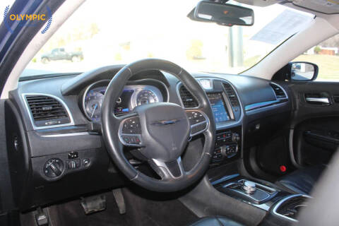 2017 Chrysler 300 Limited