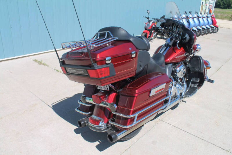 2010 Harley-Davidson FLHTCU Ultra Classic EG