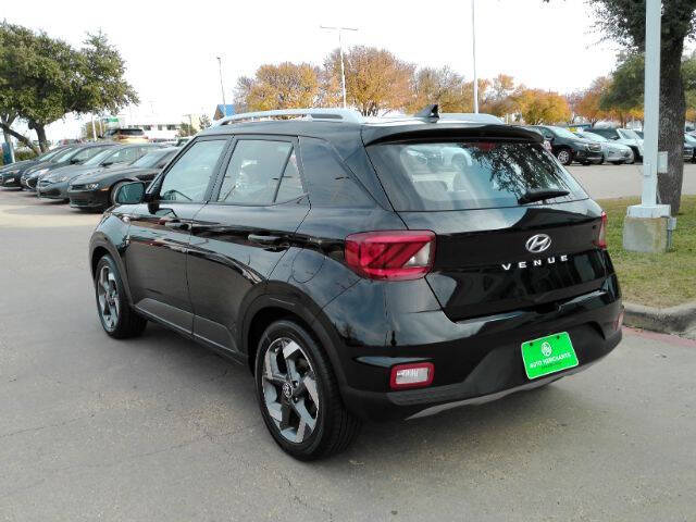 2022 Hyundai Venue SEL