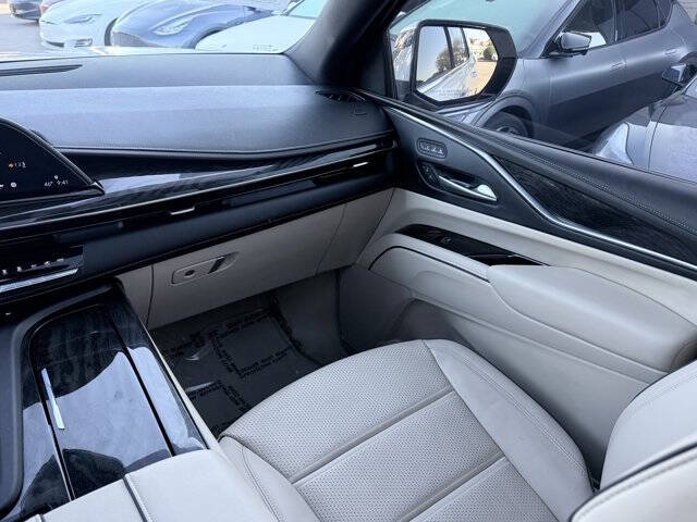 2023 Cadillac Escalade Premium Luxury