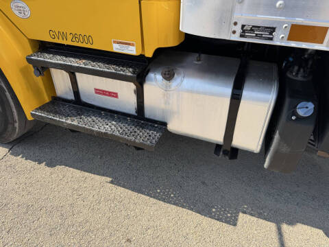 2019 Freightliner M2 106