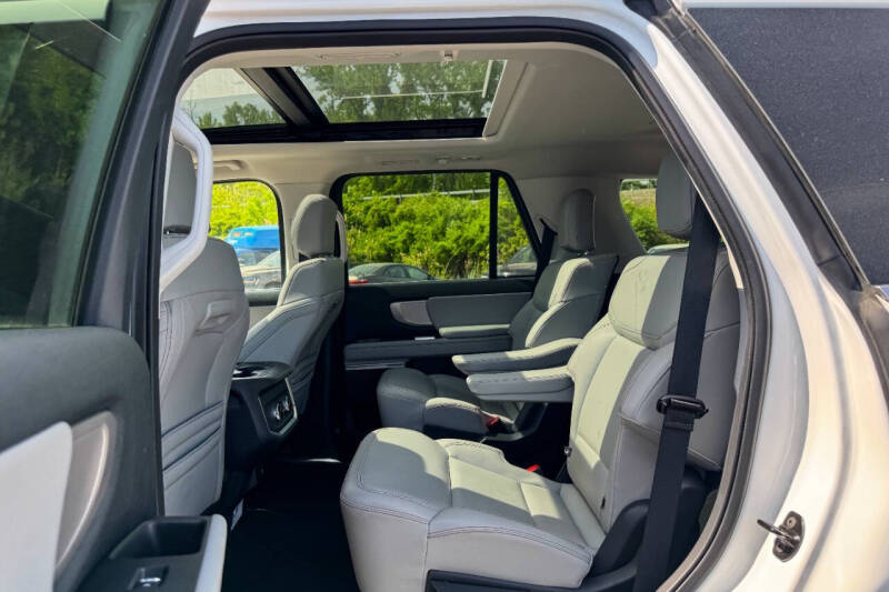 2025 Ford Expedition Active