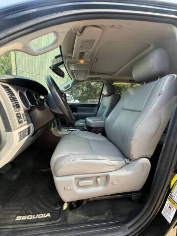 2013 Toyota Sequoia SR5