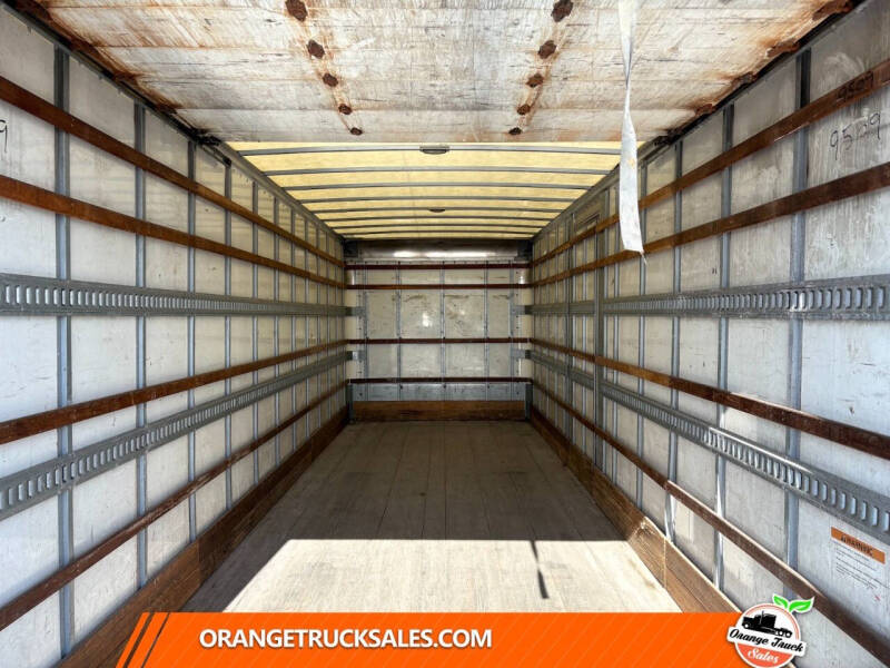 2019 Freightliner M2 106