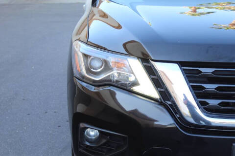2018 Nissan Pathfinder SL