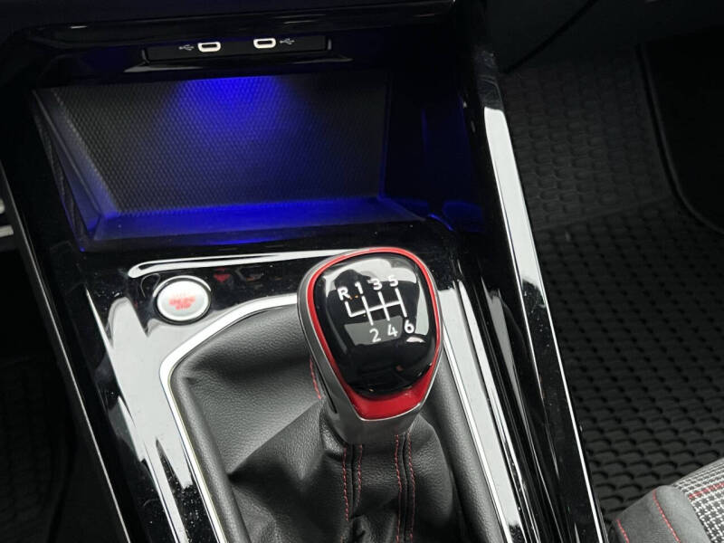 2023 Volkswagen Golf GTI SE