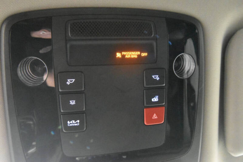 2024 Kia Carnival EX