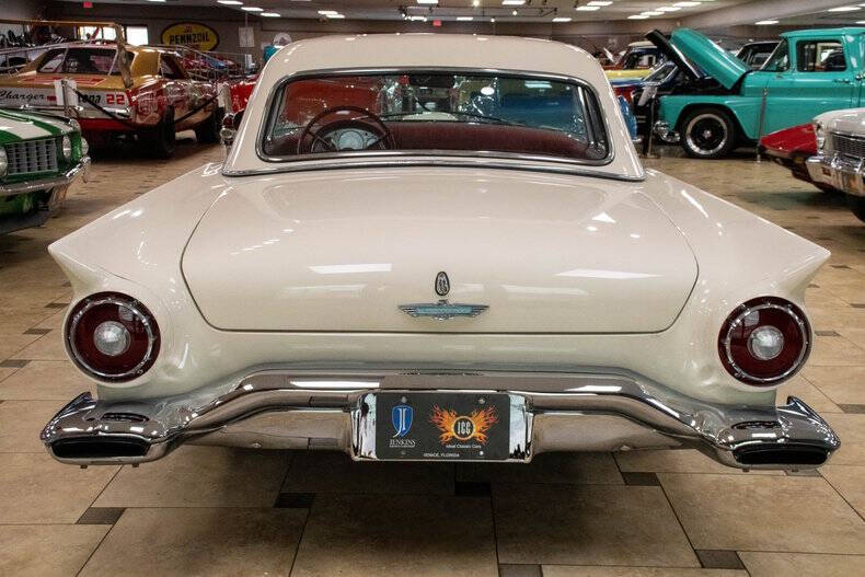 1957 Ford Thunderbird