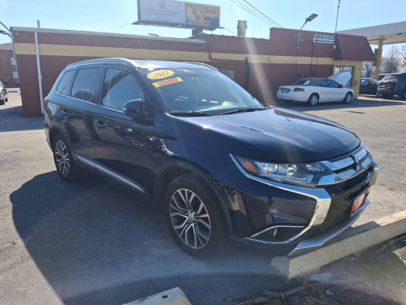 2017 Mitsubishi Outlander for sale at KENNEDY AUTO CENTER in Bradley IL