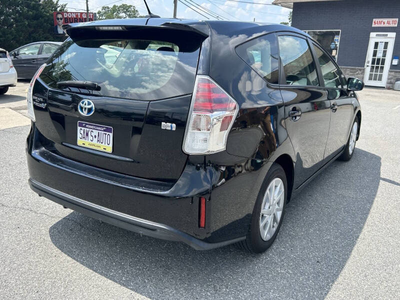 2015 Toyota Prius v Three