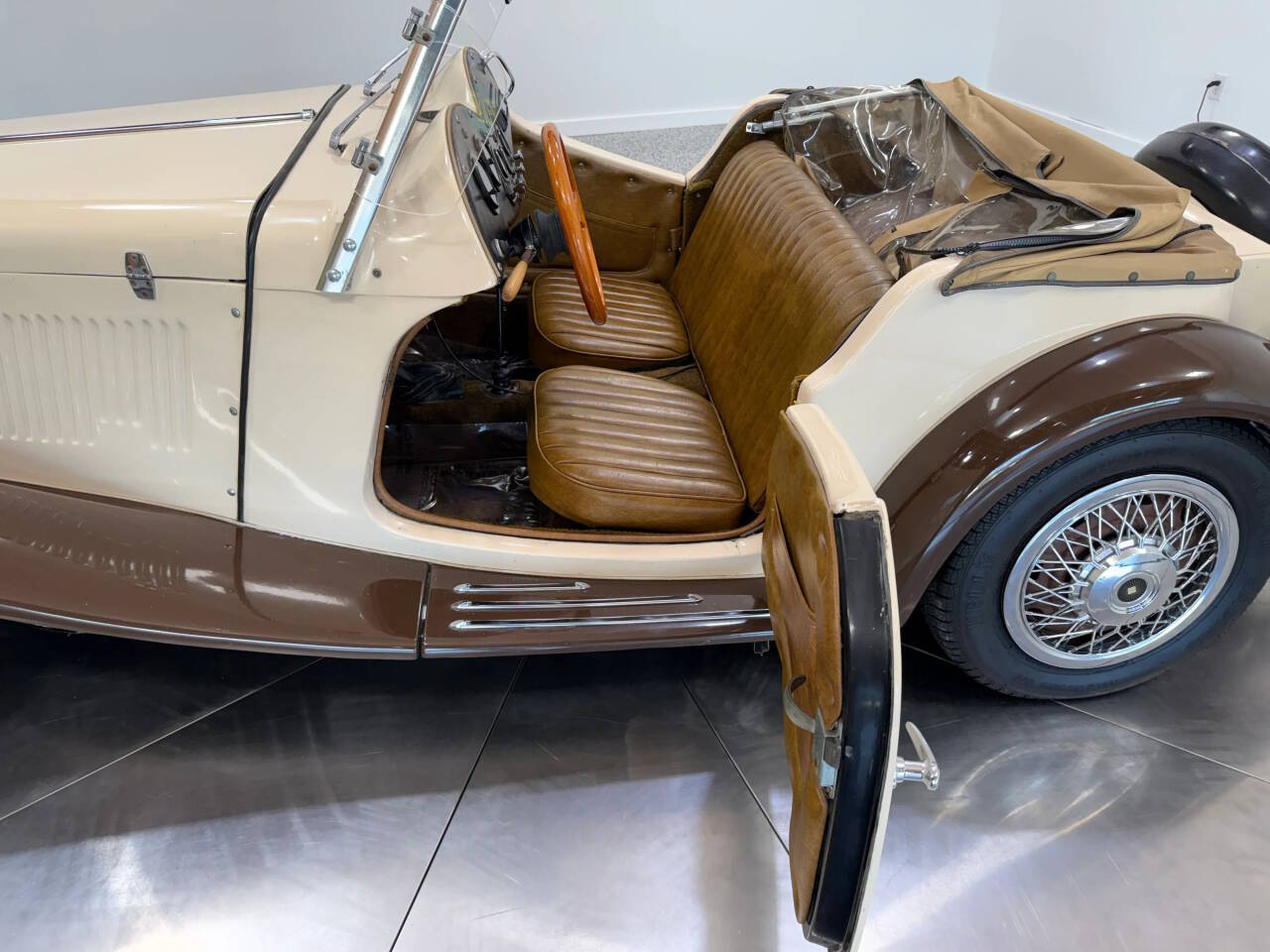 2011 Sp Constr MG Replica 30