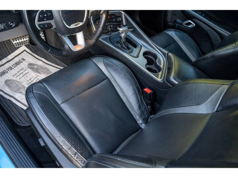 2015 Dodge Challenger SXT Plus