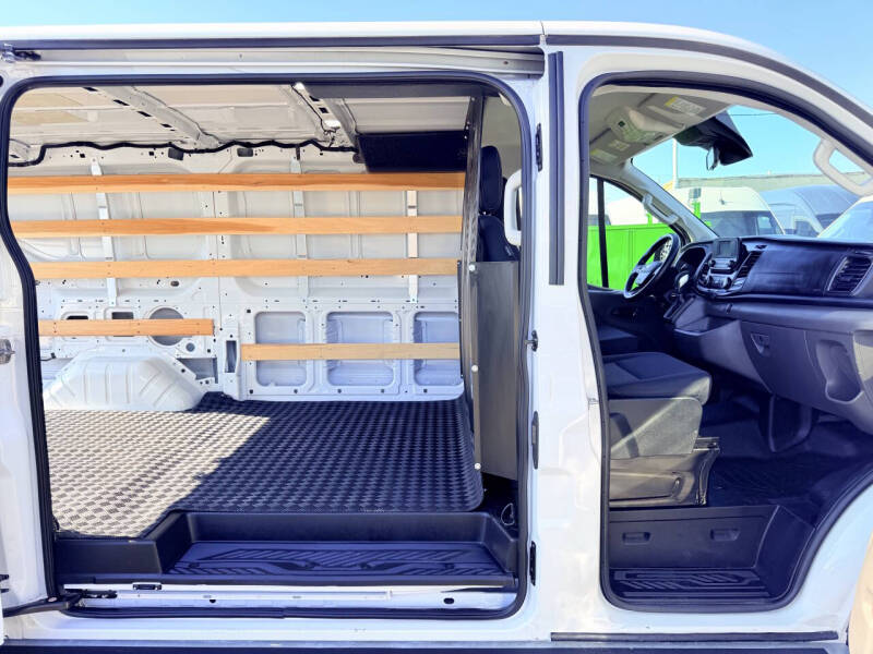 2025 Ford Transit 250