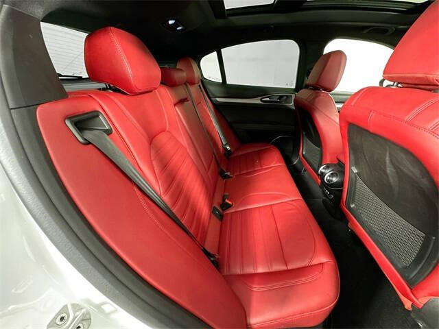 2022 Alfa Romeo Stelvio Veloce