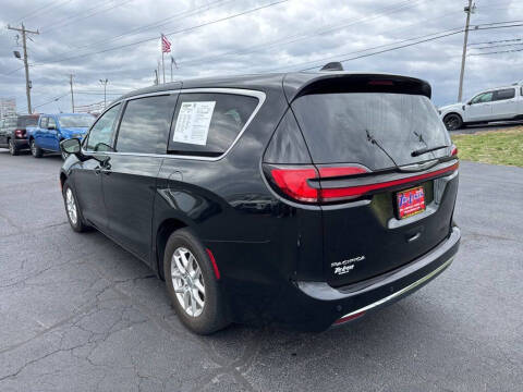 2025 Chrysler Pacifica Select
