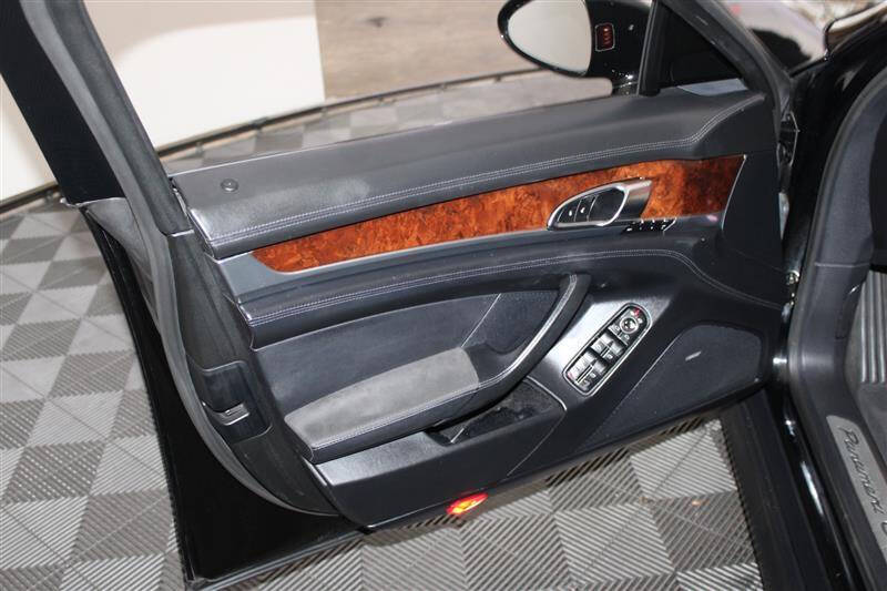 2013 Porsche Panamera GTS