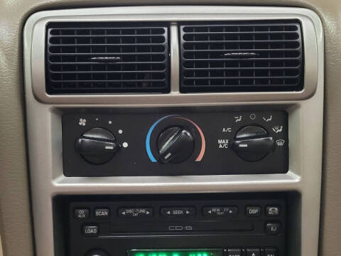 2004 Ford Mustang Deluxe