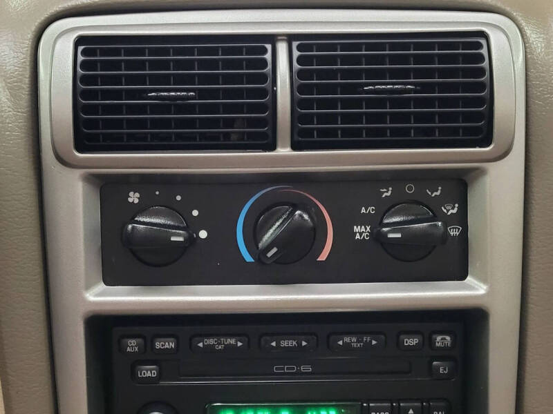 2004 Ford Mustang Deluxe