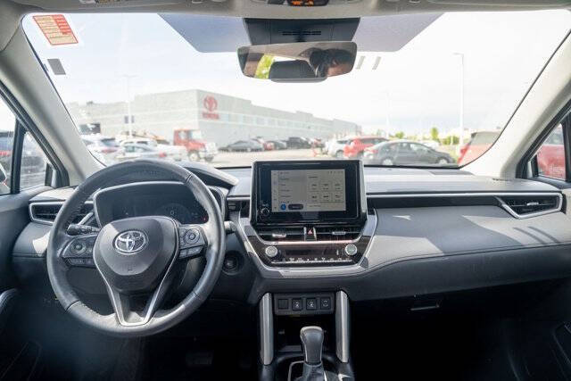 2024 Toyota Corolla Cross XLE