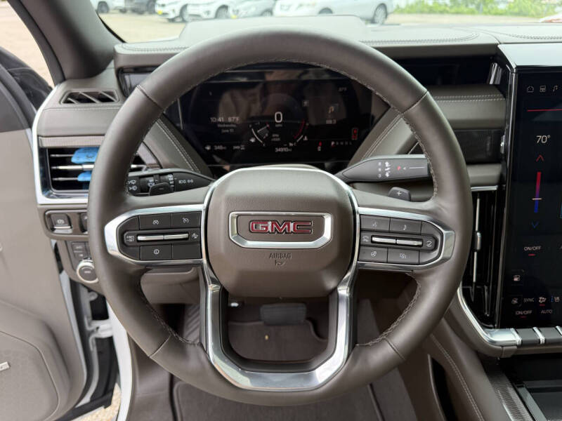 2025 GMC Yukon Elevation