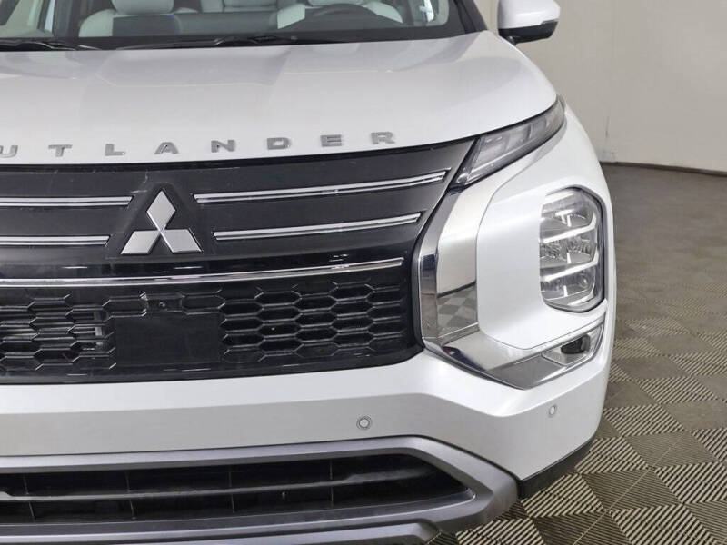 2026 Mitsubishi Outlander SE