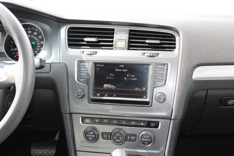 2016 Volkswagen e-Golf SE