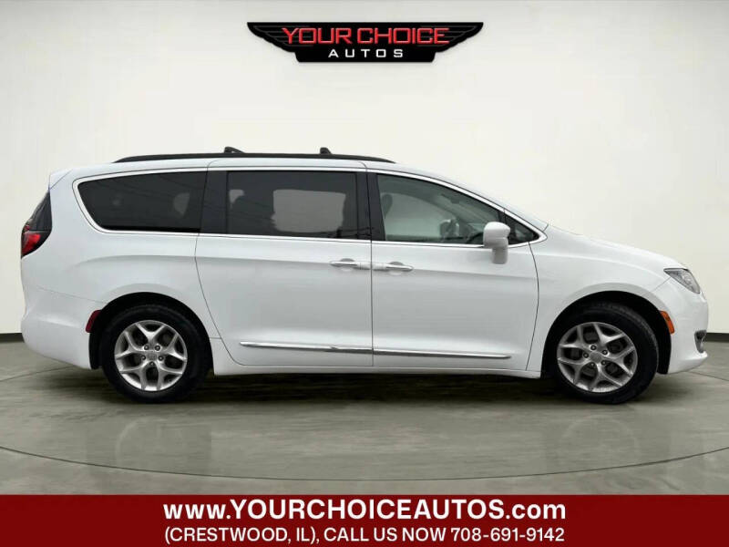 2017 Chrysler Pacifica Touring Plus
