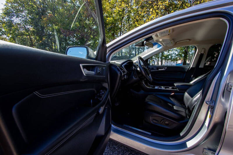 2020 Ford Edge Titanium