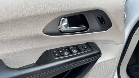 2022 Chrysler Pacifica Touring L