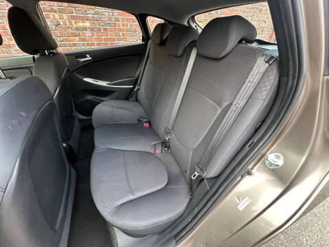 2013 Hyundai Accent SE