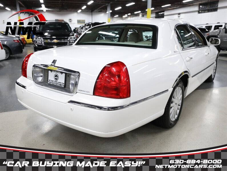 2003 Lincoln Town Car Executive