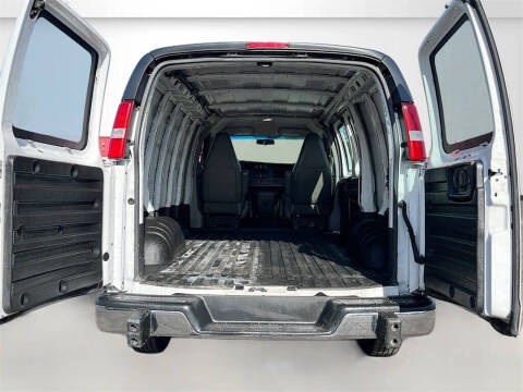 2022 GMC Savana 2500