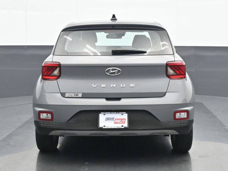 2022 Hyundai Venue SE