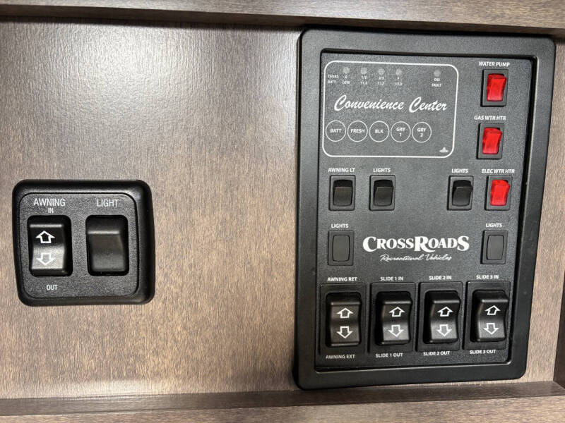 2018 Crossroads RV Sunset Trail 33SI