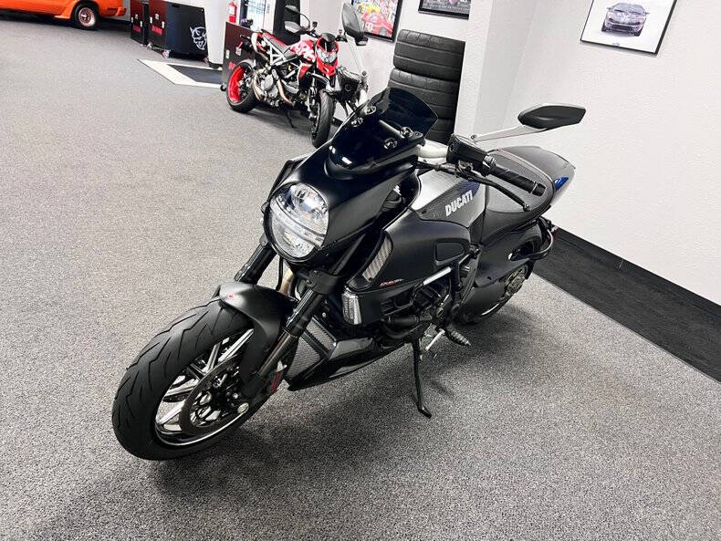 2012 Ducati Diavel Carbon Series
