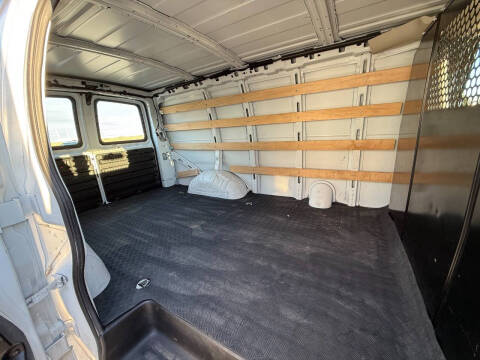 2022 Chevrolet Express 2500