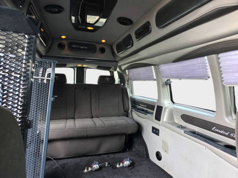 2018 GMC Savana 2500
