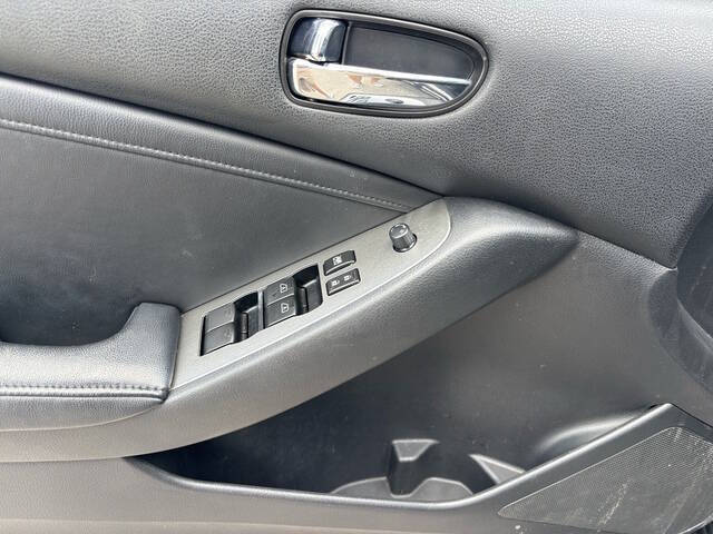 2011 Nissan Altima 26