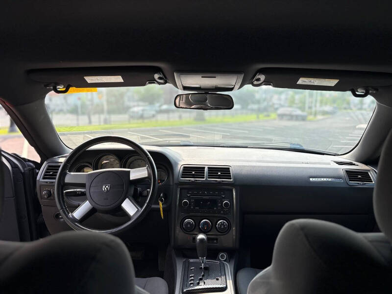 2010 Dodge Challenger SE
