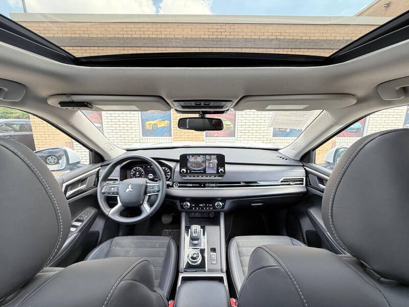 2024 Mitsubishi Outlander SE