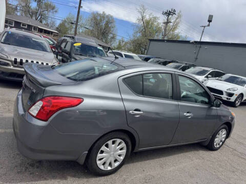 2016 Nissan Versa 1.6 SV