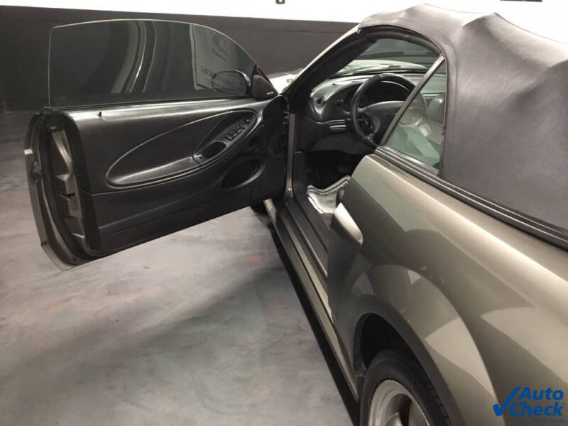 2001 Ford Mustang GT