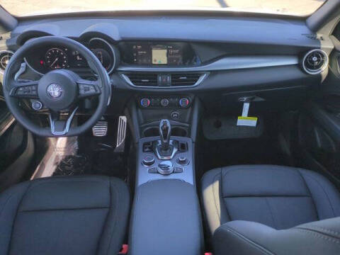 2025 Alfa Romeo Stelvio