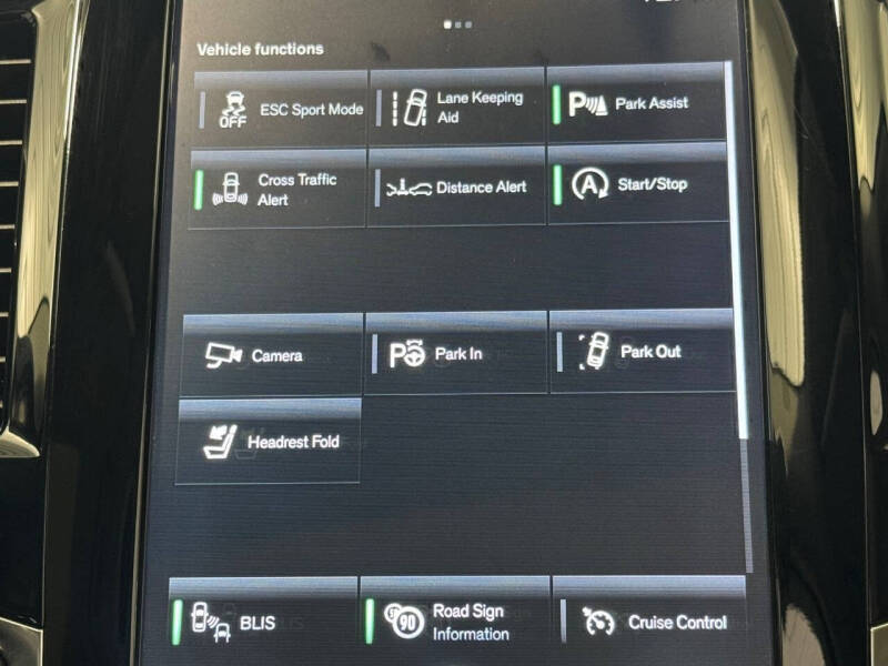 2016 Volvo XC90 T6 Momentum