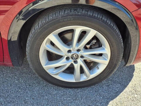 2017 Infiniti QX30 Premium