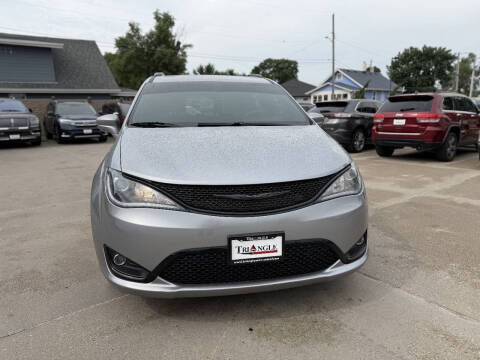 2020 Chrysler Pacifica Touring